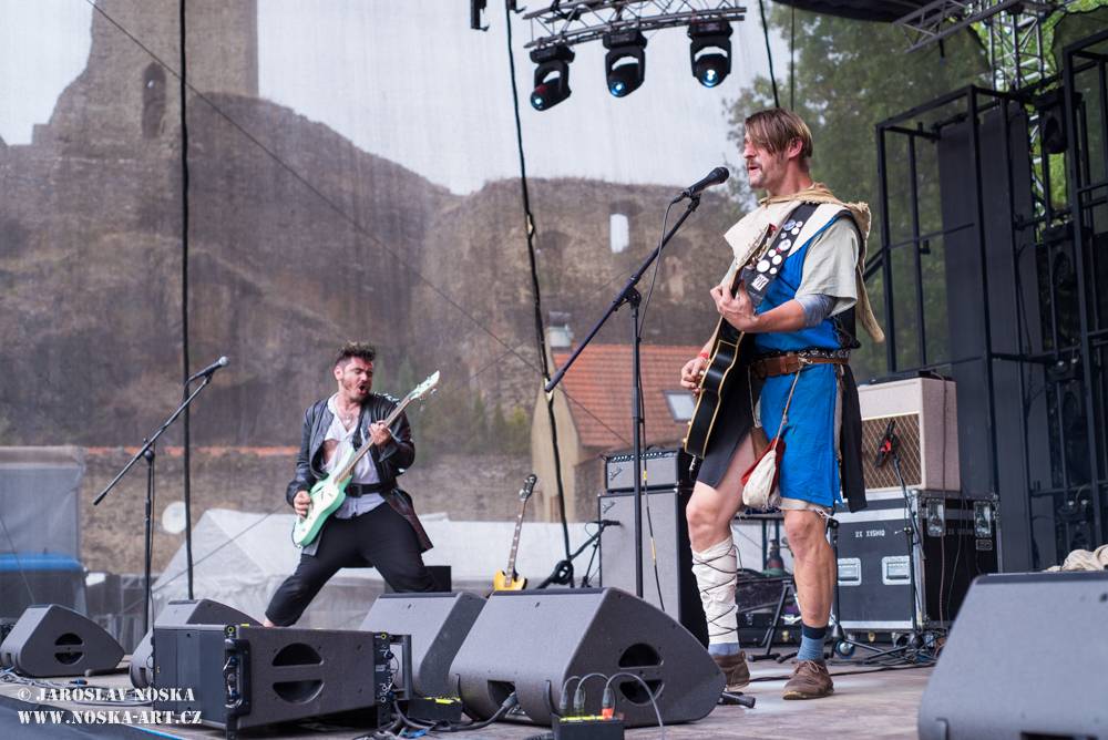 Okoř slavila plnoletost s Chinaski, Tomášem Klusem, Annou K. nebo Mirai