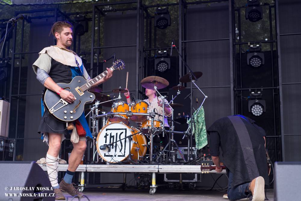 Okoř slavila plnoletost s Chinaski, Tomášem Klusem, Annou K. nebo Mirai