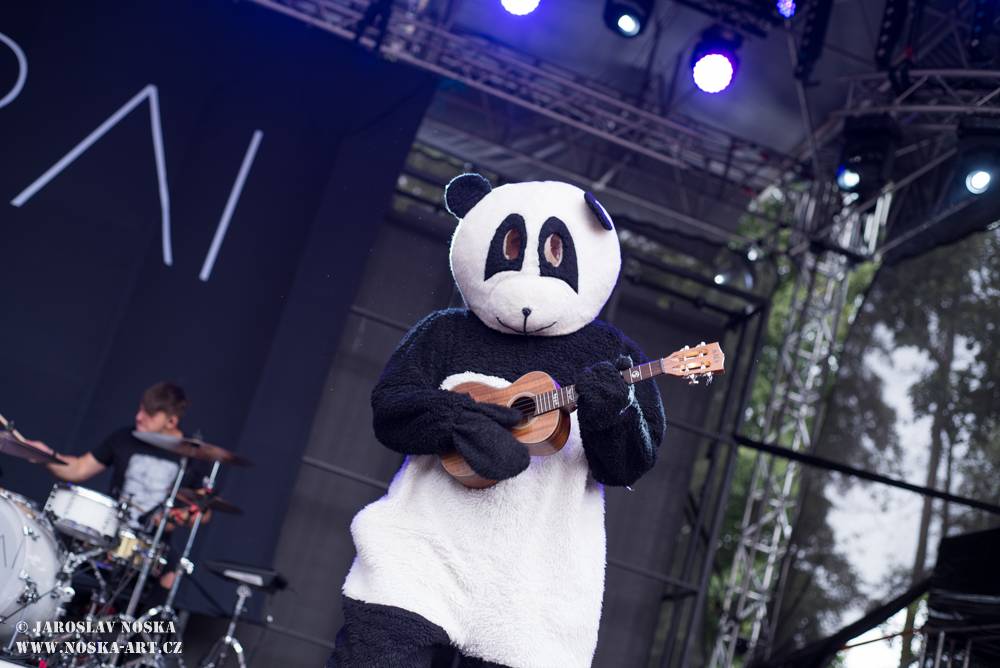 Okoř slavila plnoletost s Chinaski, Tomášem Klusem, Annou K. nebo Mirai