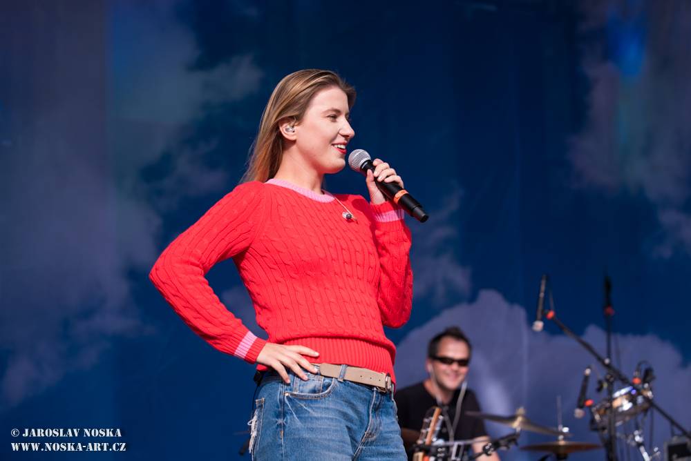 Okoř slavila plnoletost s Chinaski, Tomášem Klusem, Annou K. nebo Mirai