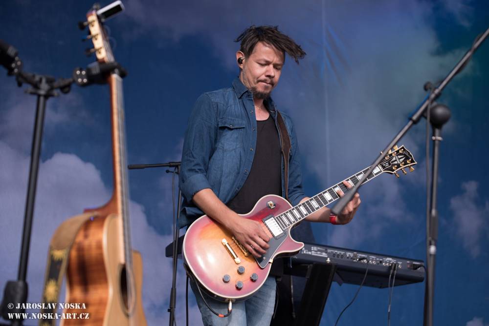 Okoř slavila plnoletost s Chinaski, Tomášem Klusem, Annou K. nebo Mirai