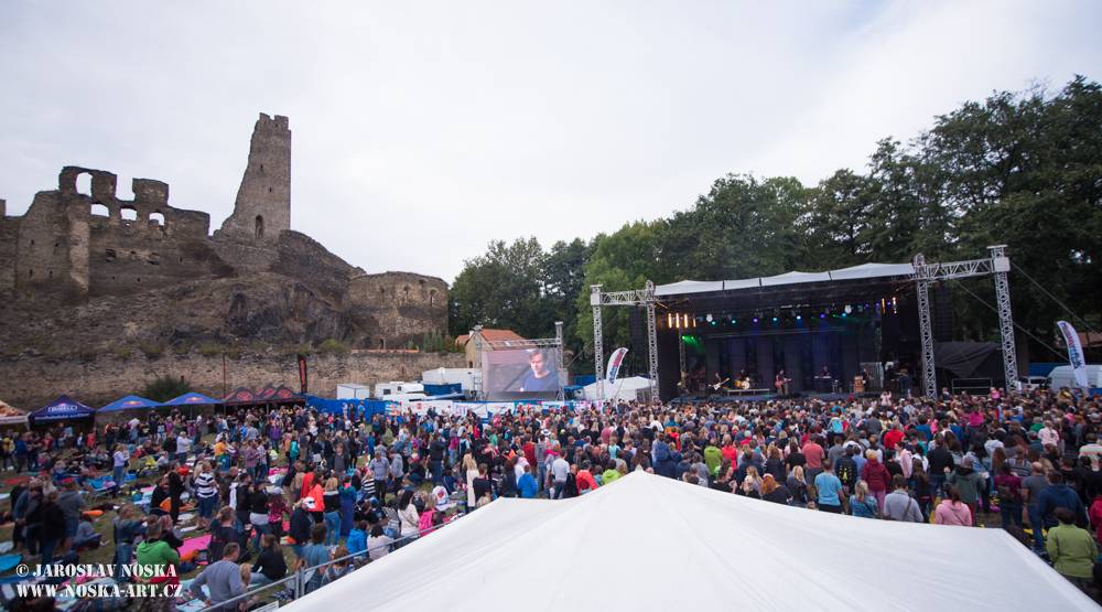 Okoř slavila plnoletost s Chinaski, Tomášem Klusem, Annou K. nebo Mirai