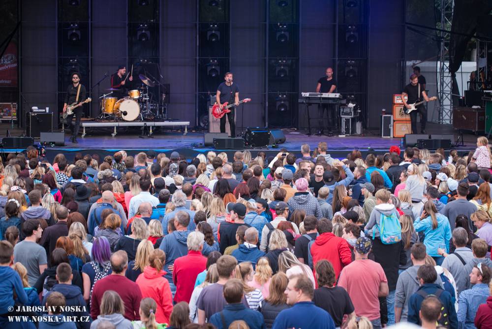 Okoř slavila plnoletost s Chinaski, Tomášem Klusem, Annou K. nebo Mirai