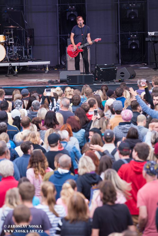 Okoř slavila plnoletost s Chinaski, Tomášem Klusem, Annou K. nebo Mirai