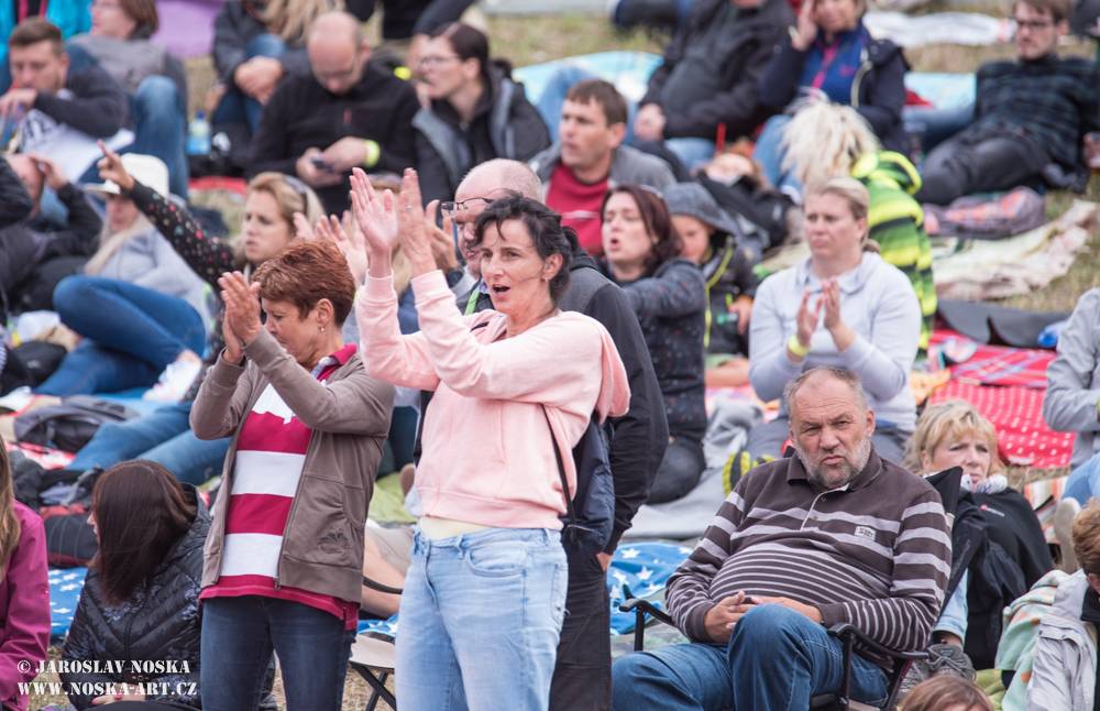 Okoř slavila plnoletost s Chinaski, Tomášem Klusem, Annou K. nebo Mirai