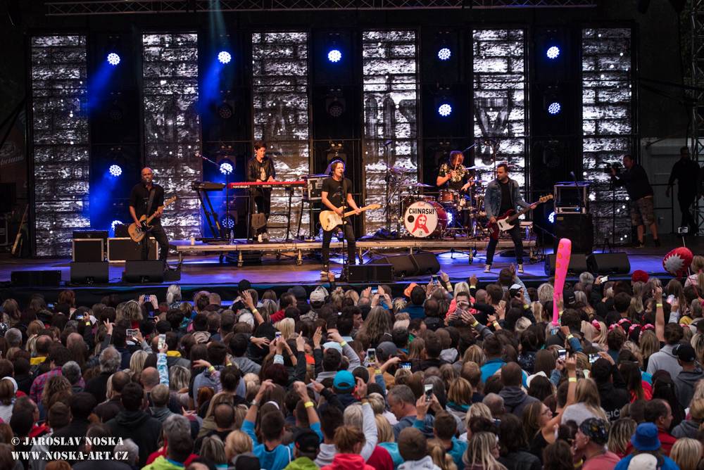 Okoř slavila plnoletost s Chinaski, Tomášem Klusem, Annou K. nebo Mirai