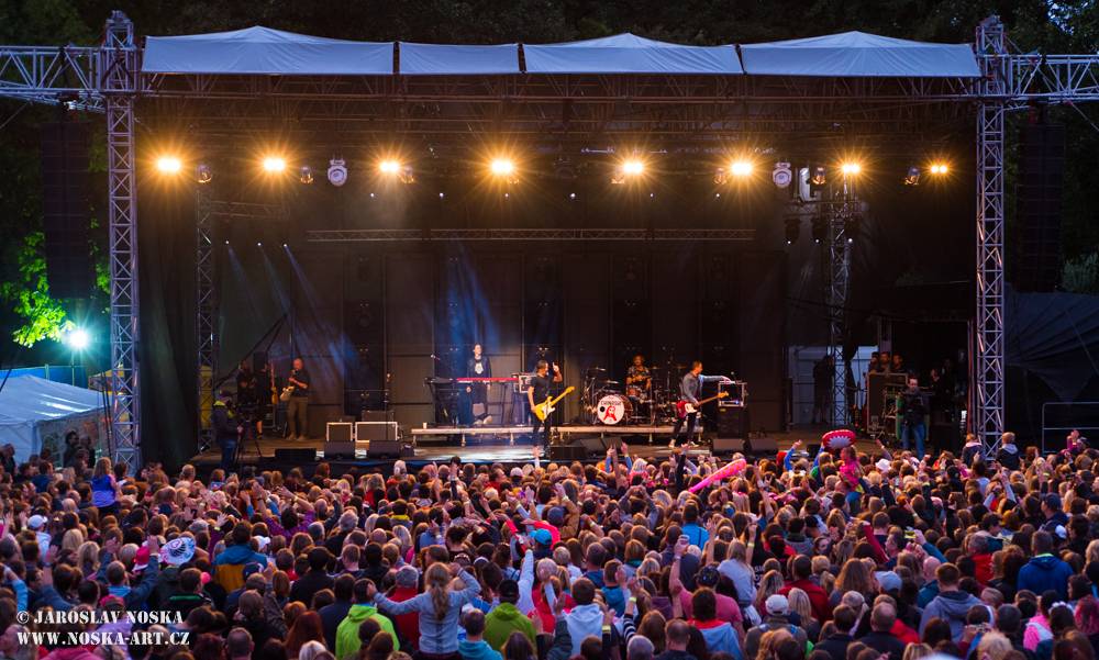 Okoř slavila plnoletost s Chinaski, Tomášem Klusem, Annou K. nebo Mirai