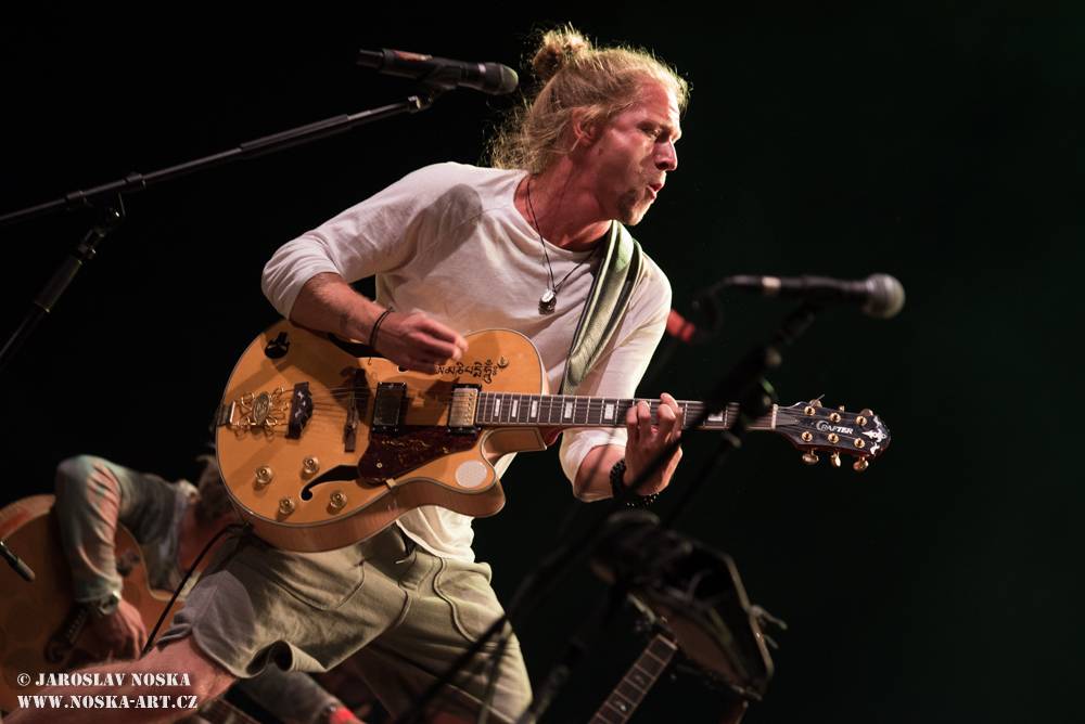 Okoř slavila plnoletost s Chinaski, Tomášem Klusem, Annou K. nebo Mirai