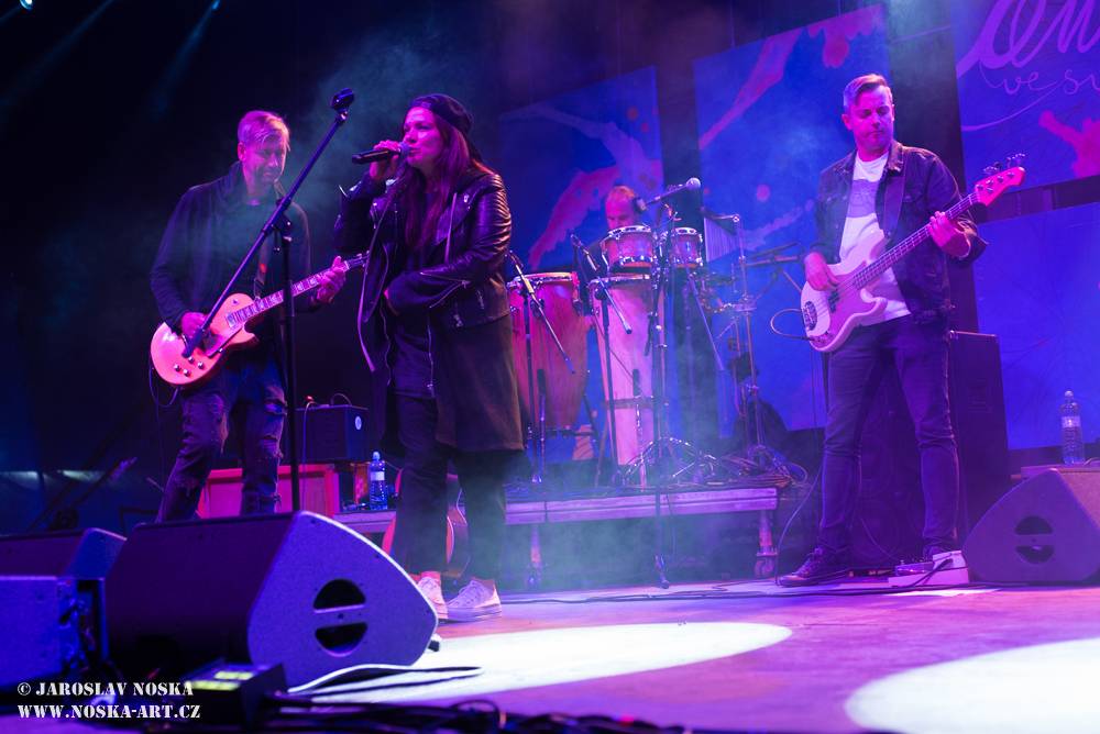 Okoř slavila plnoletost s Chinaski, Tomášem Klusem, Annou K. nebo Mirai