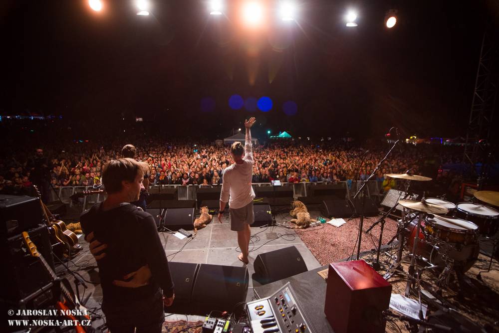 Okoř slavila plnoletost s Chinaski, Tomášem Klusem, Annou K. nebo Mirai