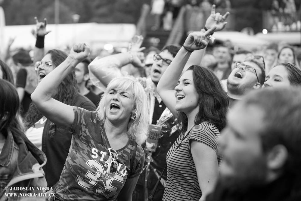 Létofest v Karlových Varech: První den zahráli Inekafe, Chinaski a jako zlatý hřeb Mandrage