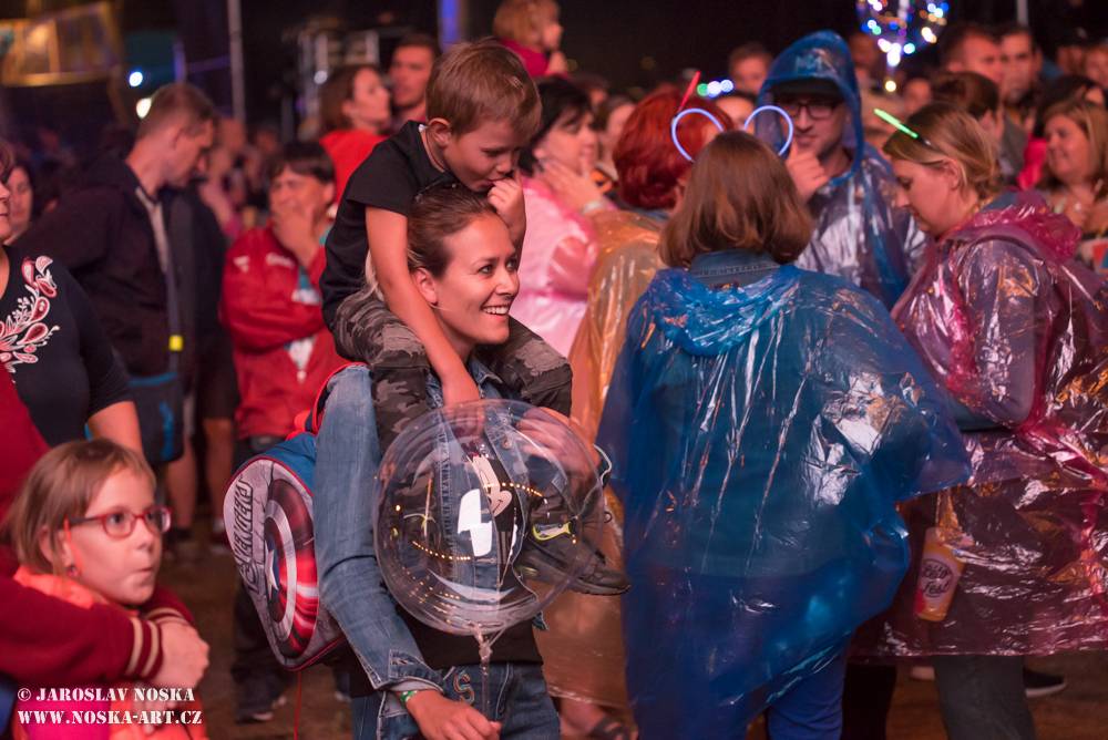 Létofest v Karlových Varech: První den zahráli Inekafe, Chinaski a jako zlatý hřeb Mandrage