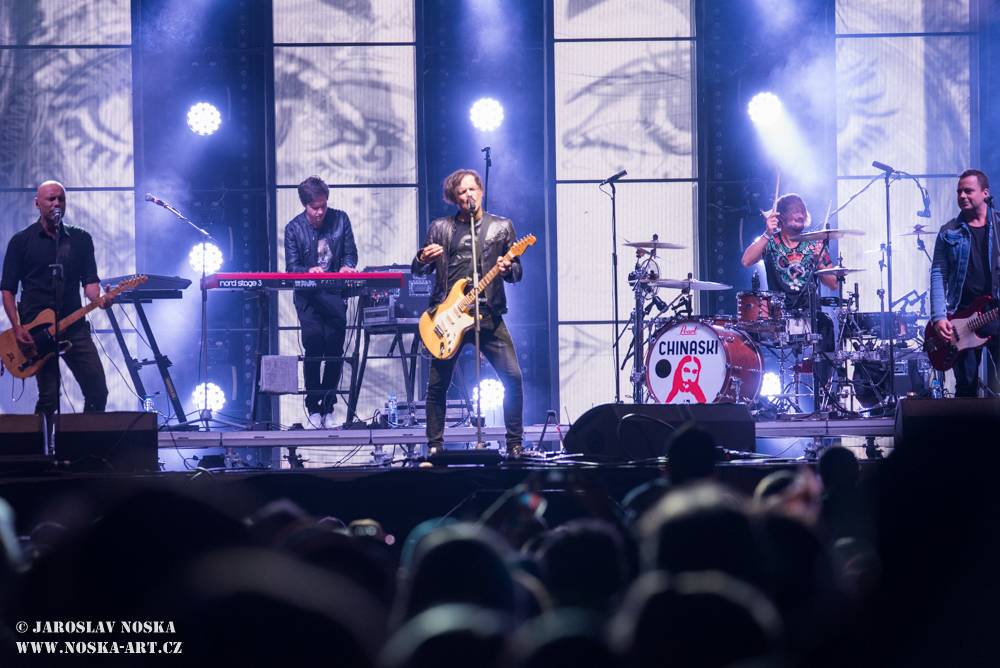 Létofest v Karlových Varech: První den zahráli Inekafe, Chinaski a jako zlatý hřeb Mandrage