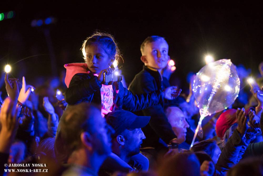 Létofest v Karlových Varech: První den zahráli Inekafe, Chinaski a jako zlatý hřeb Mandrage