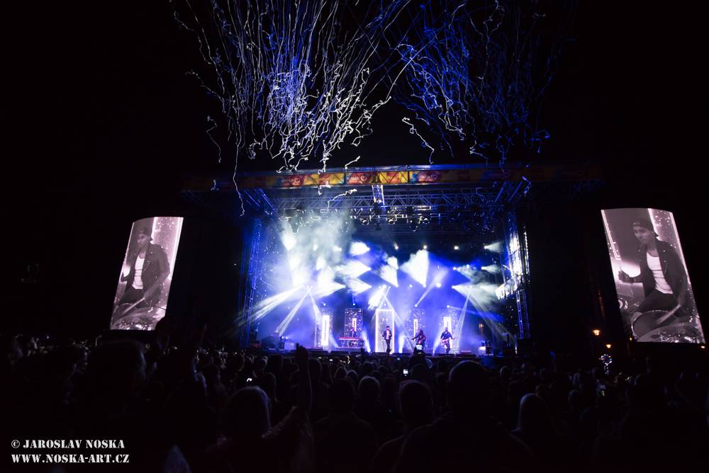 Létofest v Karlových Varech: První den zahráli Inekafe, Chinaski a jako zlatý hřeb Mandrage