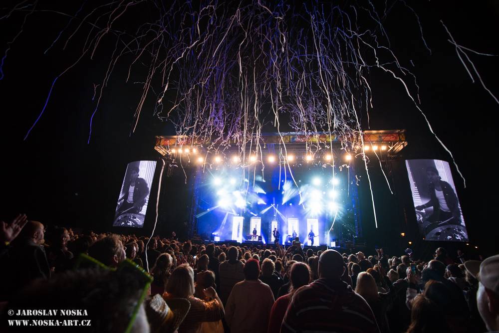 Létofest v Karlových Varech: První den zahráli Inekafe, Chinaski a jako zlatý hřeb Mandrage