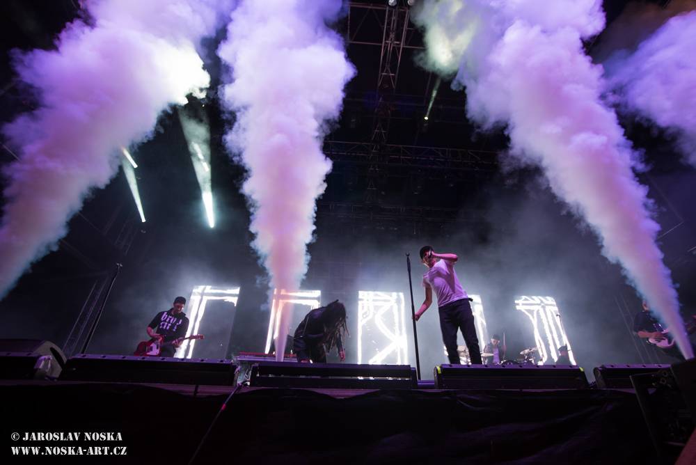 Létofest v Karlových Varech: První den zahráli Inekafe, Chinaski a jako zlatý hřeb Mandrage