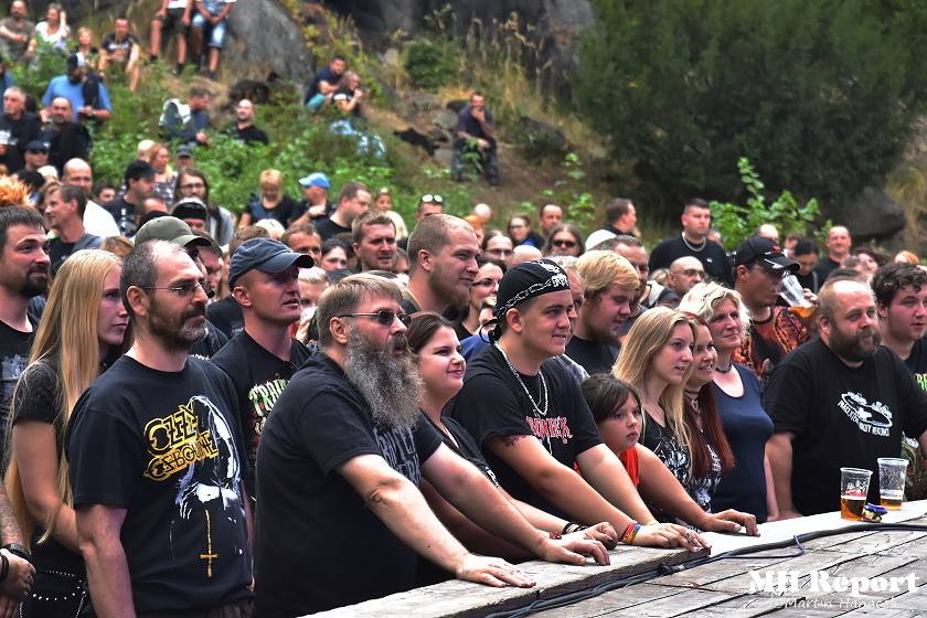 Loket dobyli rockeři a metalisté: Dymytry, Harlej, Arakain nebo Trautenberk rozvášnili fanoušky v podhradí