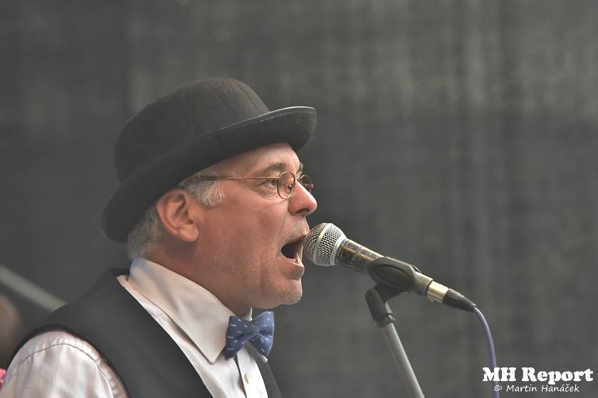 Loket dobyli rockeři a metalisté: Dymytry, Harlej, Arakain nebo Trautenberk rozvášnili fanoušky v podhradí