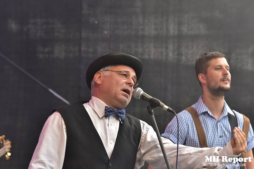 Loket dobyli rockeři a metalisté: Dymytry, Harlej, Arakain nebo Trautenberk rozvášnili fanoušky v podhradí