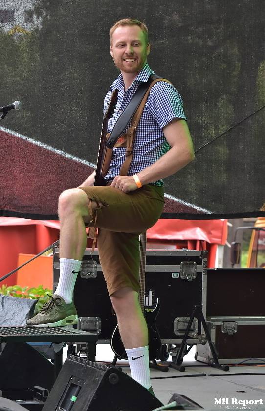 Loket dobyli rockeři a metalisté: Dymytry, Harlej, Arakain nebo Trautenberk rozvášnili fanoušky v podhradí