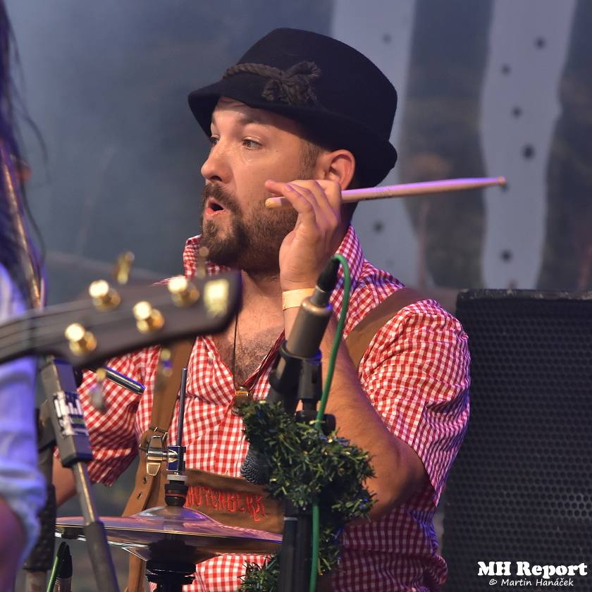 Loket dobyli rockeři a metalisté: Dymytry, Harlej, Arakain nebo Trautenberk rozvášnili fanoušky v podhradí