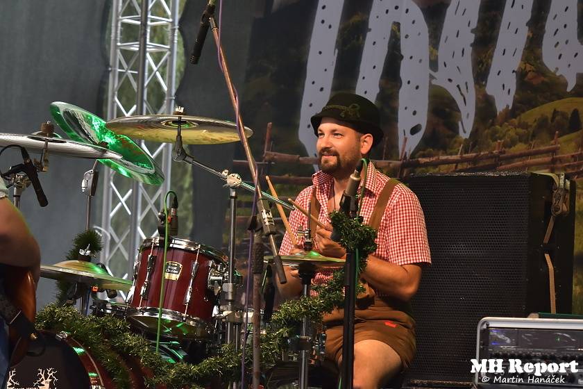 Loket dobyli rockeři a metalisté: Dymytry, Harlej, Arakain nebo Trautenberk rozvášnili fanoušky v podhradí