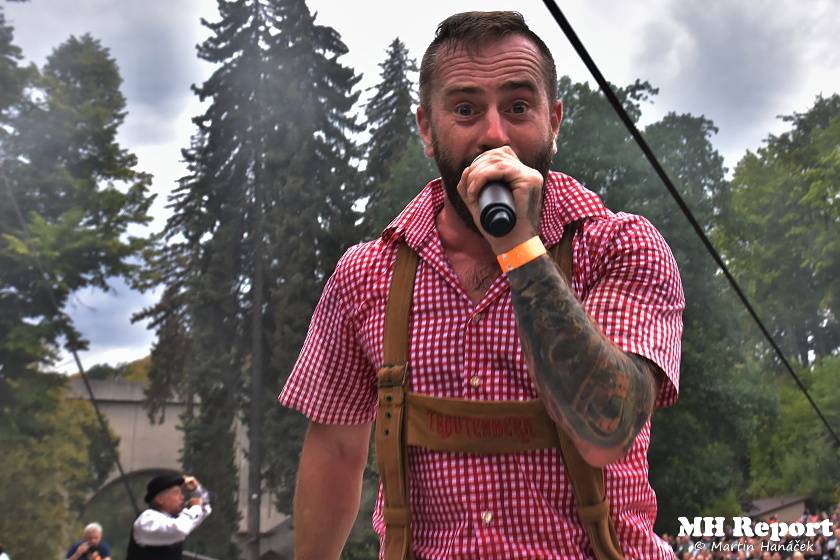 Loket dobyli rockeři a metalisté: Dymytry, Harlej, Arakain nebo Trautenberk rozvášnili fanoušky v podhradí