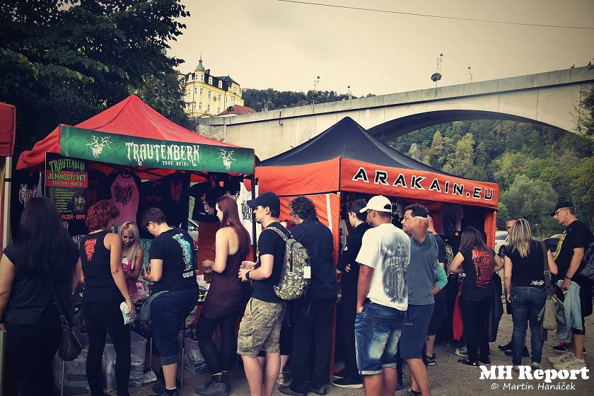 Loket dobyli rockeři a metalisté: Dymytry, Harlej, Arakain nebo Trautenberk rozvášnili fanoušky v podhradí