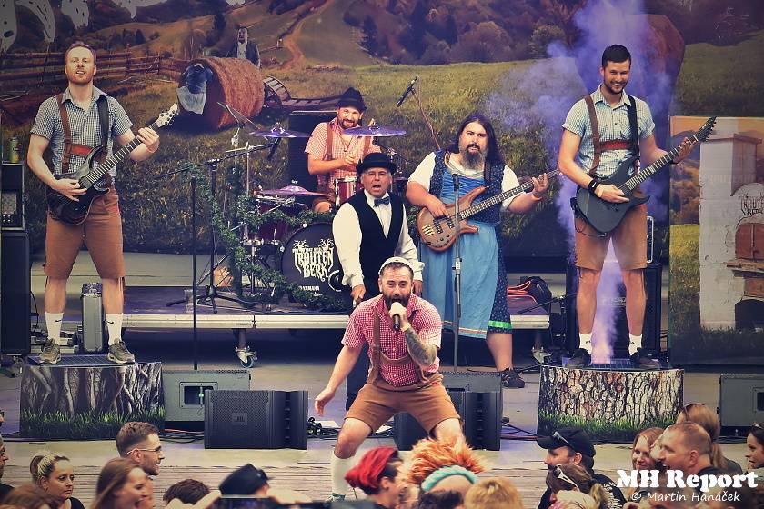 Loket dobyli rockeři a metalisté: Dymytry, Harlej, Arakain nebo Trautenberk rozvášnili fanoušky v podhradí