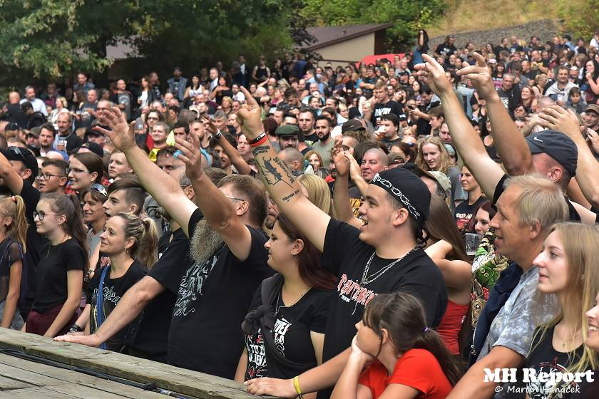 Loket dobyli rockeři a metalisté: Dymytry, Harlej, Arakain nebo Trautenberk rozvášnili fanoušky v podhradí