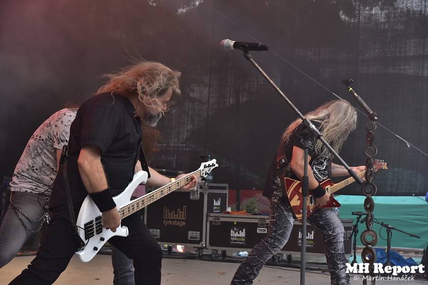 Loket dobyli rockeři a metalisté: Dymytry, Harlej, Arakain nebo Trautenberk rozvášnili fanoušky v podhradí