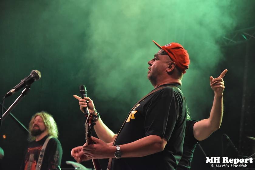 Loket dobyli rockeři a metalisté: Dymytry, Harlej, Arakain nebo Trautenberk rozvášnili fanoušky v podhradí