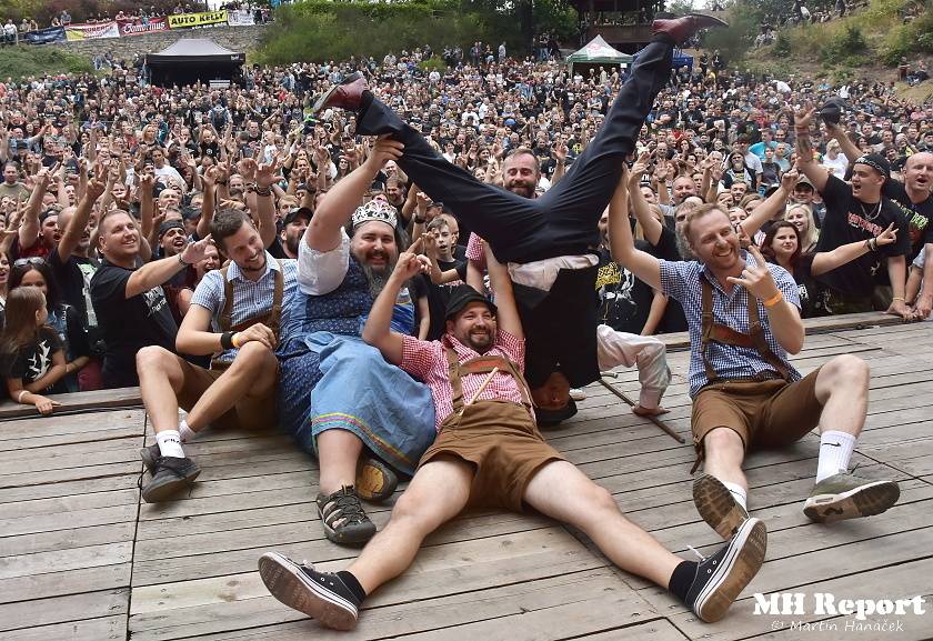 Loket dobyli rockeři a metalisté: Dymytry, Harlej, Arakain nebo Trautenberk rozvášnili fanoušky v podhradí