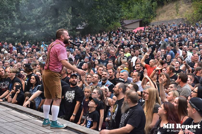 Loket dobyli rockeři a metalisté: Dymytry, Harlej, Arakain nebo Trautenberk rozvášnili fanoušky v podhradí