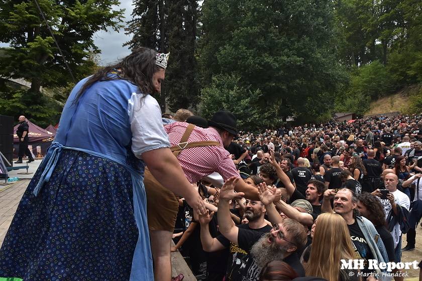 Loket dobyli rockeři a metalisté: Dymytry, Harlej, Arakain nebo Trautenberk rozvášnili fanoušky v podhradí