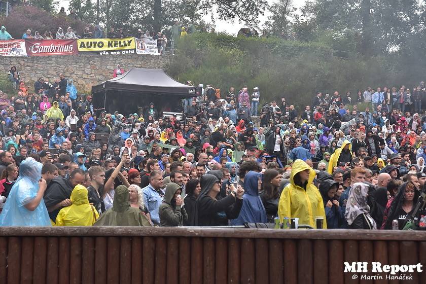 Loket dobyli rockeři a metalisté: Dymytry, Harlej, Arakain nebo Trautenberk rozvášnili fanoušky v podhradí