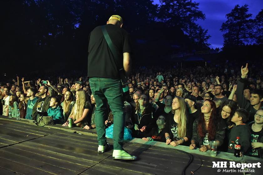 Loket dobyli rockeři a metalisté: Dymytry, Harlej, Arakain nebo Trautenberk rozvášnili fanoušky v podhradí