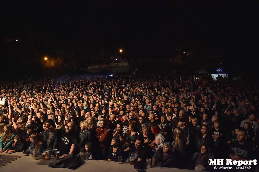 Loket dobyli rockeři a metalisté: Dymytry, Harlej, Arakain nebo Trautenberk rozvášnili fanoušky v podhradí