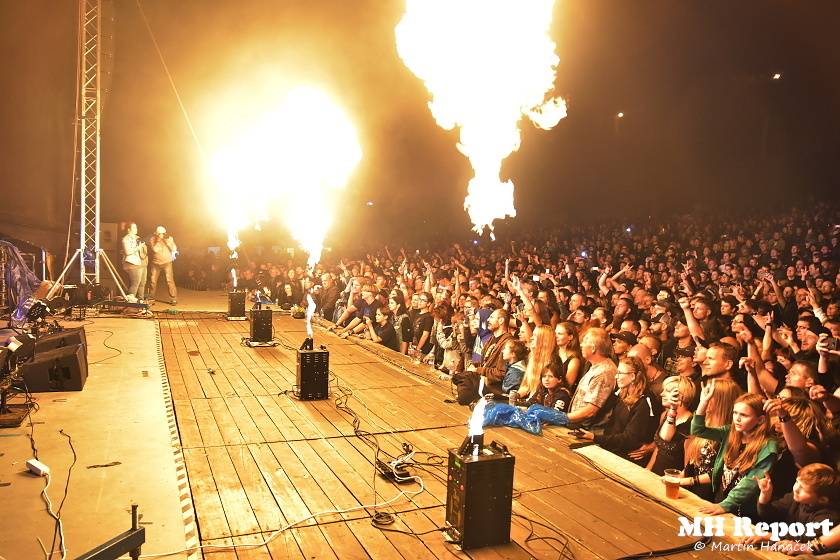 Loket dobyli rockeři a metalisté: Dymytry, Harlej, Arakain nebo Trautenberk rozvášnili fanoušky v podhradí