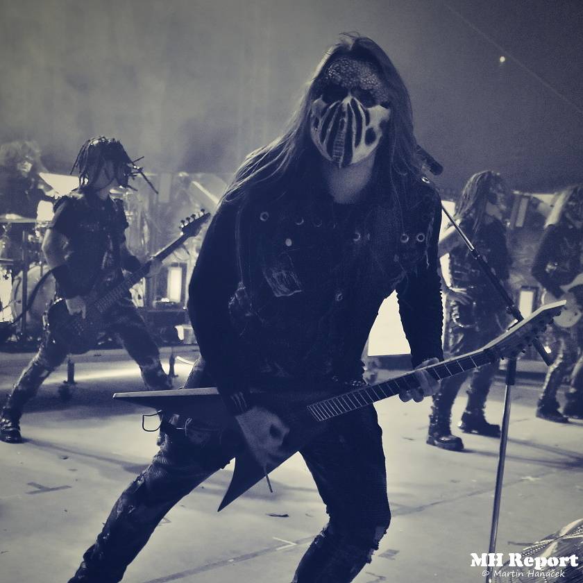 Loket dobyli rockeři a metalisté: Dymytry, Harlej, Arakain nebo Trautenberk rozvášnili fanoušky v podhradí