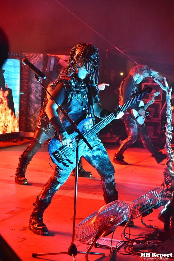 Loket dobyli rockeři a metalisté: Dymytry, Harlej, Arakain nebo Trautenberk rozvášnili fanoušky v podhradí