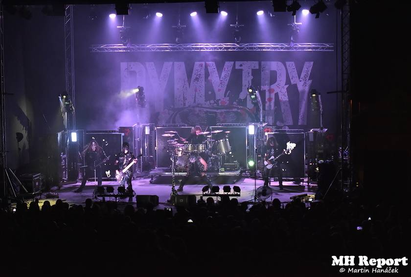 Loket dobyli rockeři a metalisté: Dymytry, Harlej, Arakain nebo Trautenberk rozvášnili fanoušky v podhradí