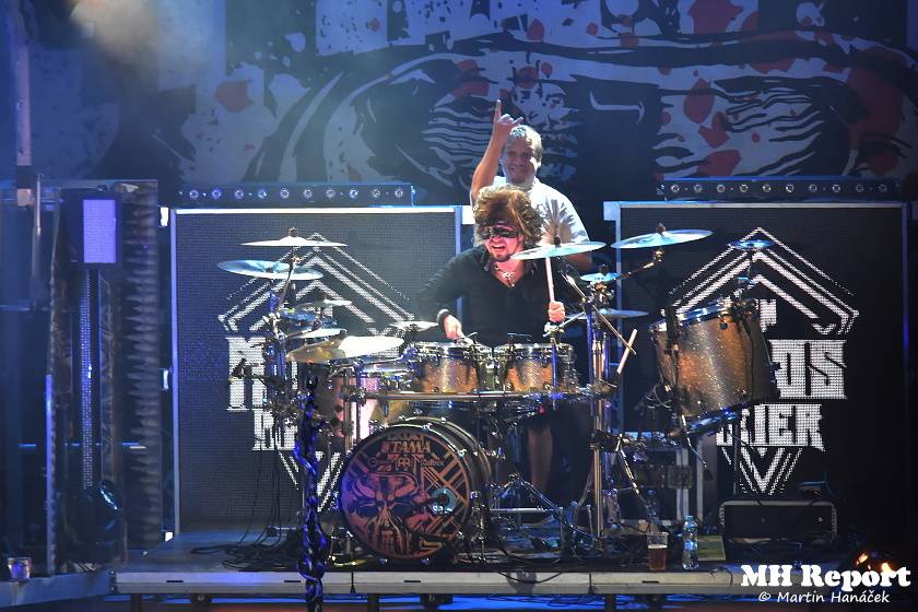 Loket dobyli rockeři a metalisté: Dymytry, Harlej, Arakain nebo Trautenberk rozvášnili fanoušky v podhradí