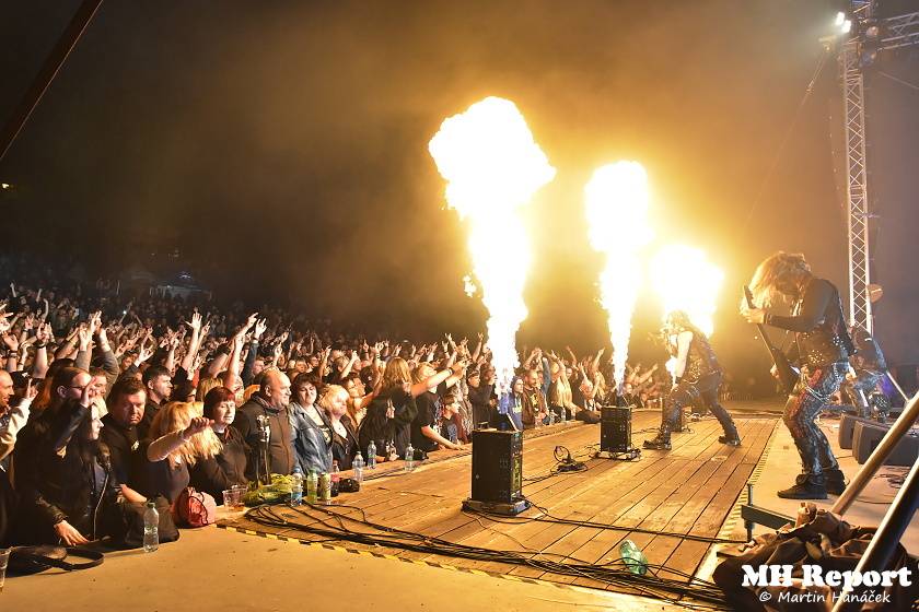 Loket dobyli rockeři a metalisté: Dymytry, Harlej, Arakain nebo Trautenberk rozvášnili fanoušky v podhradí