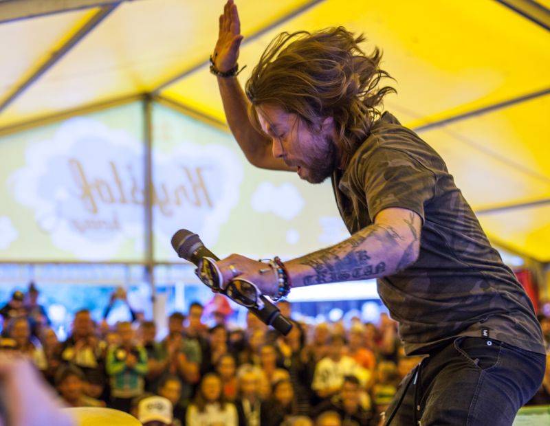 Kryštof Kemp bavil v Plzni: Richard Krajčo se fanouškům zvěčnil na mnoha selfie, zahráli Petr Janda i No Name