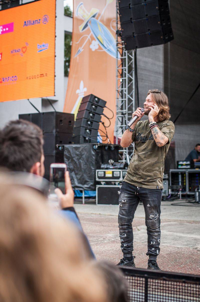 Kryštof Kemp bavil v Plzni: Richard Krajčo se fanouškům zvěčnil na mnoha selfie, zahráli Petr Janda i No Name