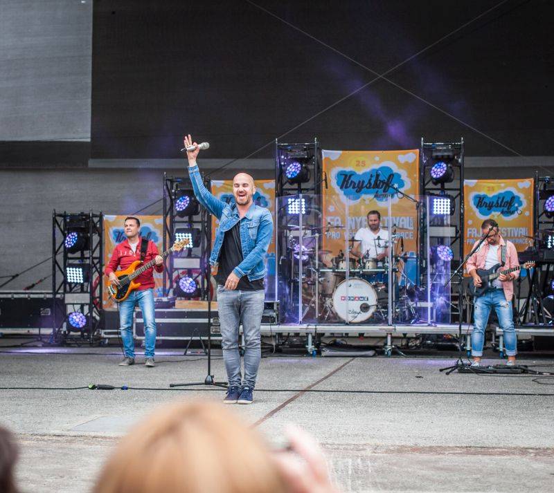 Kryštof Kemp bavil v Plzni: Richard Krajčo se fanouškům zvěčnil na mnoha selfie, zahráli Petr Janda i No Name