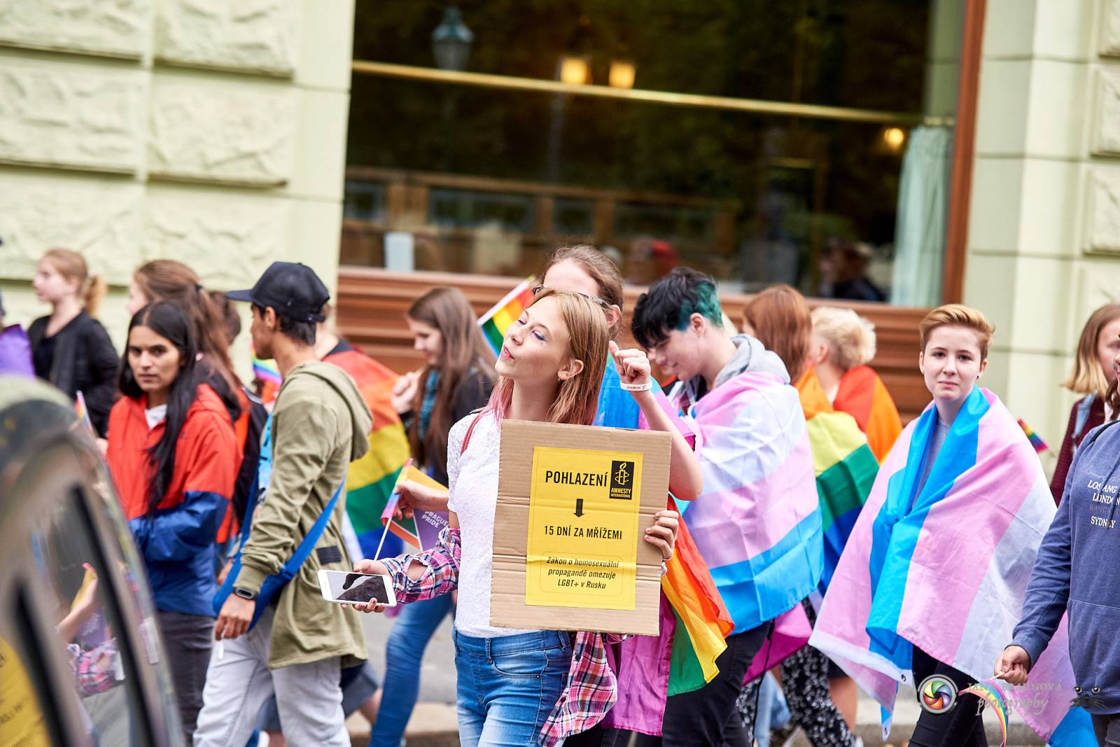 Pilsen Pride podruhé: Duhový průvod prošel Plzní, narušili ho demonstranti
