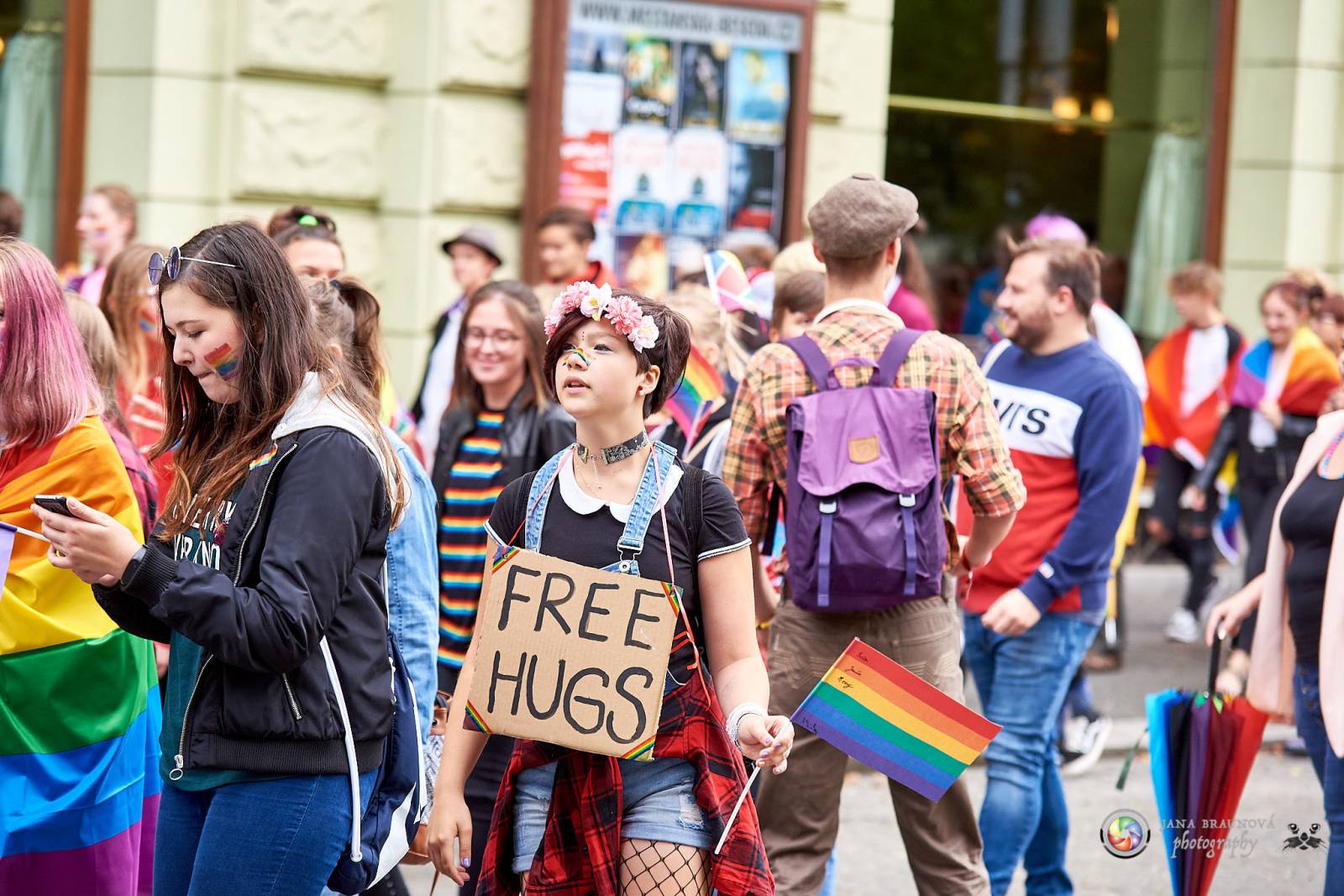 Pilsen Pride podruhé: Duhový průvod prošel Plzní, narušili ho demonstranti